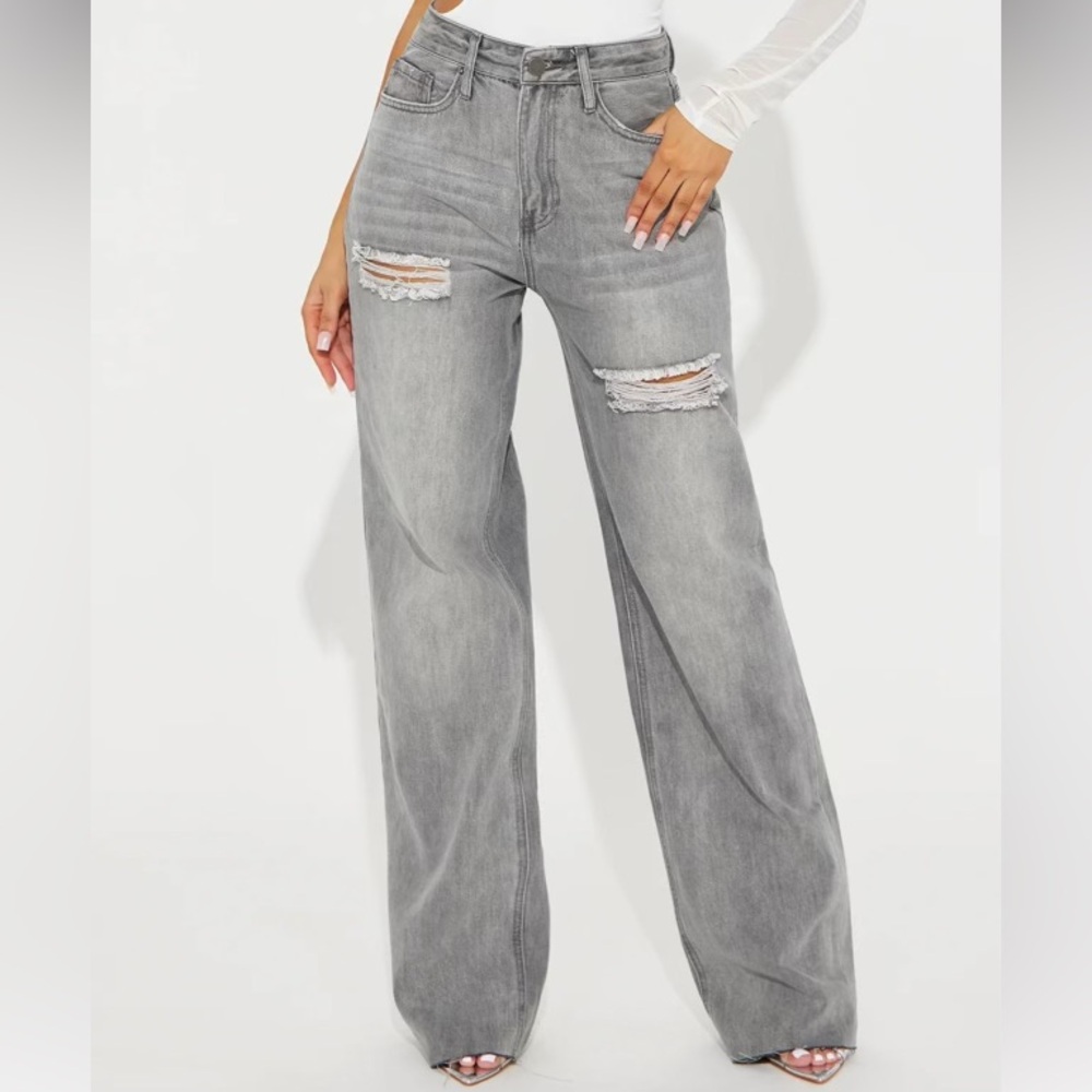 NWT Fashion Nova Ripped Straight Leg Jeans